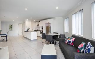 Comfort Two Bedroom Apartment in Heart Southport - 5