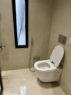 غرفة بدورة مياه نظام فندقي فاخر - Khobar - 4
