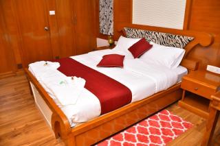 Luxurious Private Villa with Lawn Family Retreat - Ooty - 2