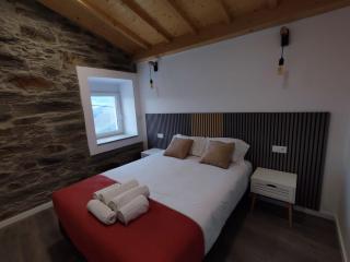 Castas D'ouro Guest House - Casal de Loivos - 1