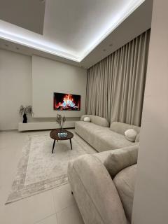 Smart Entrance Studio and Featured Location - 1