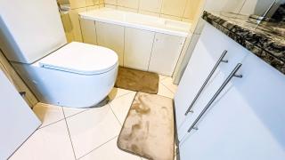 Sophisticated 2BR in JLT - Walk to Metro & Lake - 8