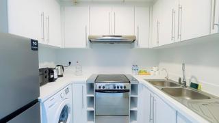 Sophisticated 2BR in JLT - Walk to Metro & Lake - 3