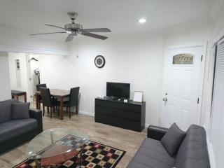 Vacation Unit is Available for Business and Family Trip - Long Beach - 1