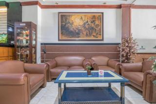 OYO 1090 Hotel Anging Mammiri Makassar - Makassar - 9
