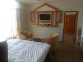 Hills View Hotel - - 9