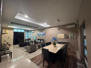 Spacious Miri First House - 0