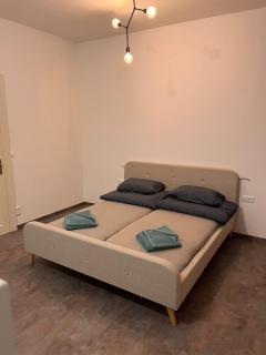 Pearl Bee Deluxe Suites - Plzeň - 4