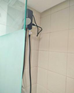 Aleckzandra 2nd Floor Minimalist Suite Near Tourist Spots - Tagaytay - 8