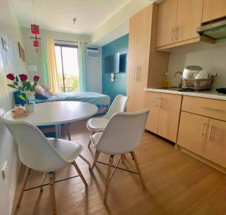Aleckzandra 2nd Floor Minimalist Suite Near Tourist Spots - Tagaytay - 5