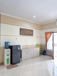 Adiputra Guesthouse Tata Bumi by HomiQ - 7