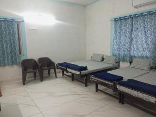 DWARKA TOURIST BUNGALOW Only Family - Dwarka - 4