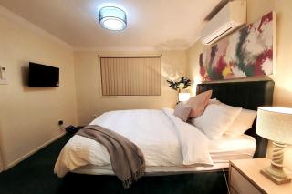 Worrigee 3BR2BT with Wi-Fi, Parking, Walk to Shops - Worragee - 2