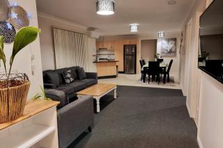 Cozy Modern House in Worrigee 3mins walk to Shops - Worragee - 2