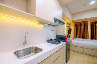 Pleasant and Tidy Studio Tokyo Riverside PIK 2 Apartment By Travelio - Rawalembang - 2