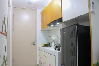 Affordable Price and Homey Studio Tokyo Riverside PIK 2 Apartment By Travelio - Rawalembang - 8