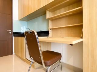 Modern Design and Homey Studio Ciputra World 2 Apartment By Travelio - Jakarta - 4