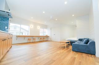 Kametsu Surf House - - 0