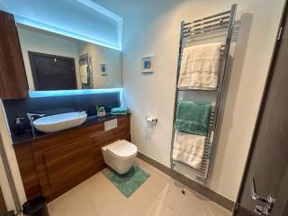 51 Guinevere Point - 2