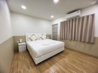 Kata walk&wave hostel - 0