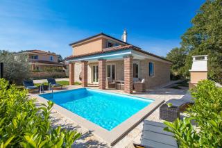 Romantic villa with pool, surrounded by nature - ID 2507 - by TRAVELER tourist agency Krk - Barušić - 0