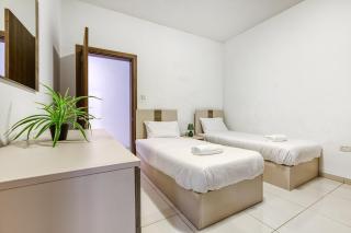 Modern 2BR Urban Retreat in Msida - 5