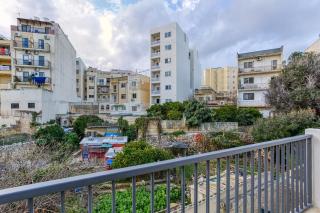 Lovely 2BR APT with outdoor space in central Msida by 360 Estates - Taʼ Xbiex - 8