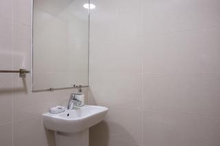 Waves - Charming Apt With Balcony Steps From The Beach - 7