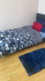 Kynance Gardens Female Only - Stanmore - 0