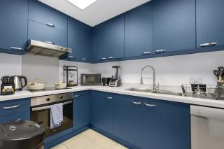 FIRST CLASS 1BR Inviting Marina Views - 3