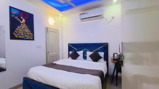Hotel Mannat Centric - Near lajpat Nagar Metro - New Delhi - 3