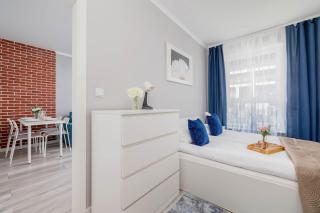 Cozy Apartment with Parking and Terrace in Kraków by Noclegi Renters - 2