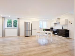 RAJ Living - 6 Zimmer Haus - große Küche - Garten - Parkplatz - 25min Messe DUS - Düsseldorf - 8