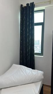Four Stars HOSTEL - Dubai - 8