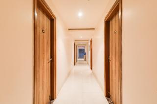 Super Townhouse Viraj Khand Formerly Veridian Inn - 6