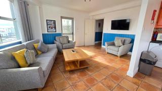 Cool Dockland Apt, sleeps 5, with parking - 6