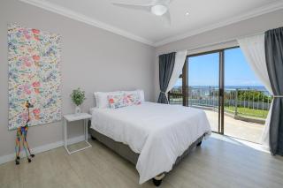 Lighthouse Family Home - Port Edward - 1
