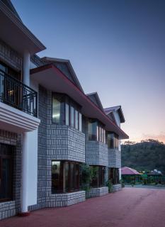 IVY The Boutique Hotel Near Neem Karoli Temple - Nainital - 4