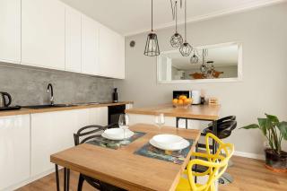 Sezamkowa Apartament z Parkingiem w Gdyni by Noclegi Renters - Dębogórze - 1