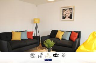 3 Bedroom House By Trinity Stays Short Lets & Serviced Accommodation Cambridge With Free WiFi & Parking - Cambridge - 0