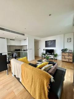 Luxe , Balcony , Gym , City Views , 5 Minutes to Station - Londra - 8