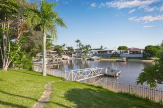 Luxury Waterfront Retreat in Broadbeach Waters - Gold Coast - 4
