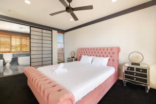 Luxury Waterfront Retreat in Broadbeach Waters - Gold Coast - 3