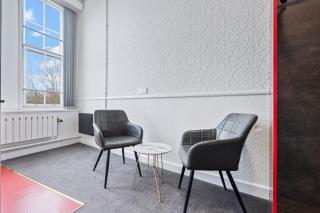 Bright, airy space with Parking and Netflix Apt 112 - Dudley - 5