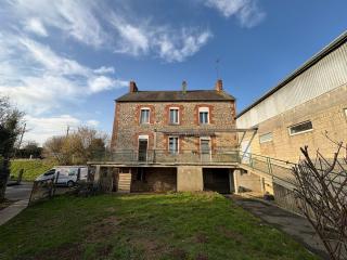 Maison Ancienne - Saint-Mars-dʼÉgrenne - 0