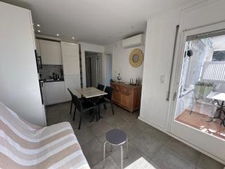 Bonito Apto vista al mar en la preciosa playa de la Almadrava AV-75 - Montjoys - 1