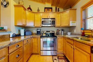 4BR Lake Arrowhead Hideaway with Great Location - 2