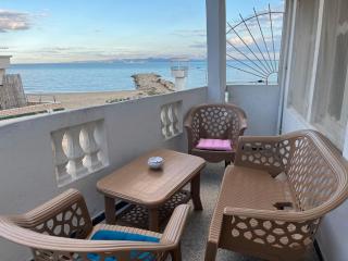 bright and comfortable apartment with sea view - Al Karm - 9