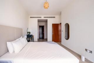 Central Park Tower DIFC - 10 Minutes Walk to Metro - Spacious 1BDR - 2