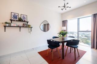 Central Park Tower DIFC - 10 Minutes Walk to Metro - Spacious 1BDR - 1